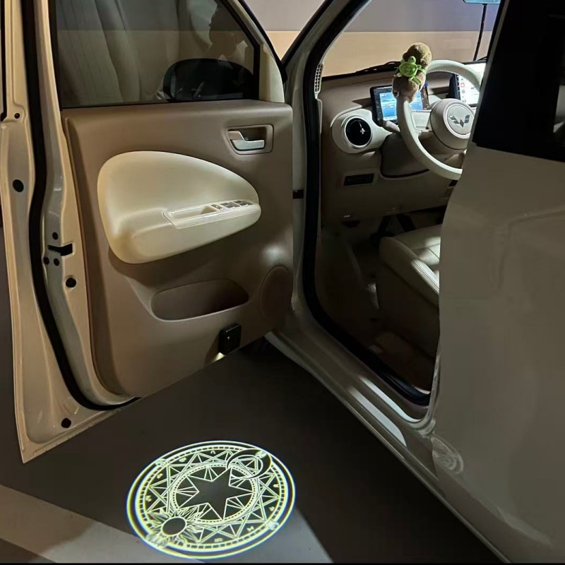 Projektor świateł powitalnych  – Car Accessories You Need recenzja i cena